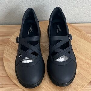 Easy Street Wise Womens Round Mary Jane Shoes navy 9.5M